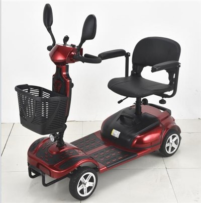 Liten firehjuls eldre moped